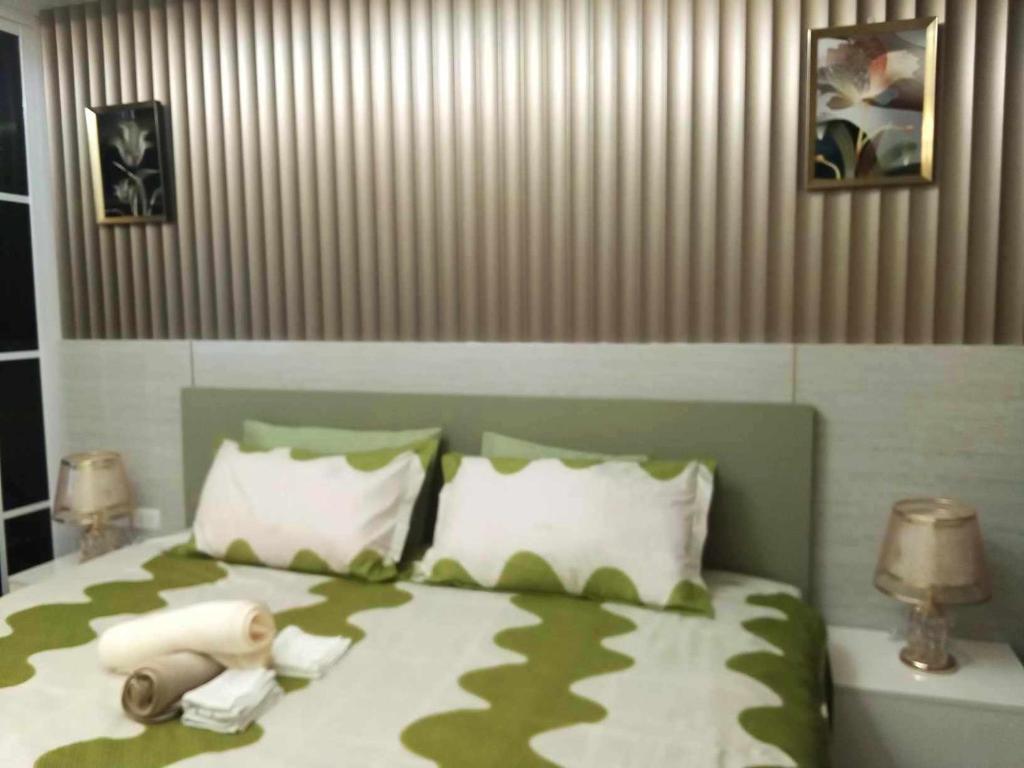 1 Bedroom Condo Unit Near MOA with Netflix and WIFI
