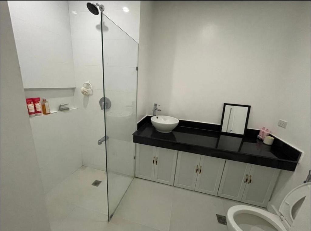 1 Bedroom Unit at One Pontefino Tower