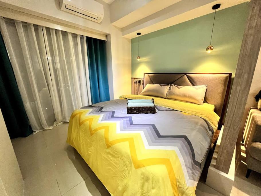1BR Condo beside Abreeza Mall, Davao City with 150 mbps WI-FI speed