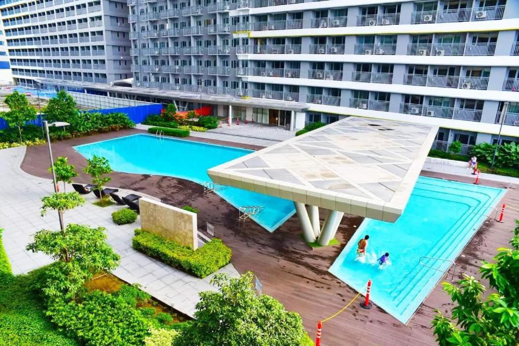 1 BR FAME RESIDENCES MANDALUYONG beside EDSA BONI STATION