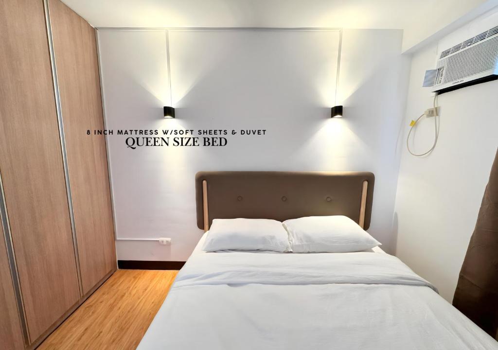 1BR Queen Bed, 14min Near Davao City Airport, SM Lanang Davao, With Pool, Transient House in Davao City, WFH Pet Friendly