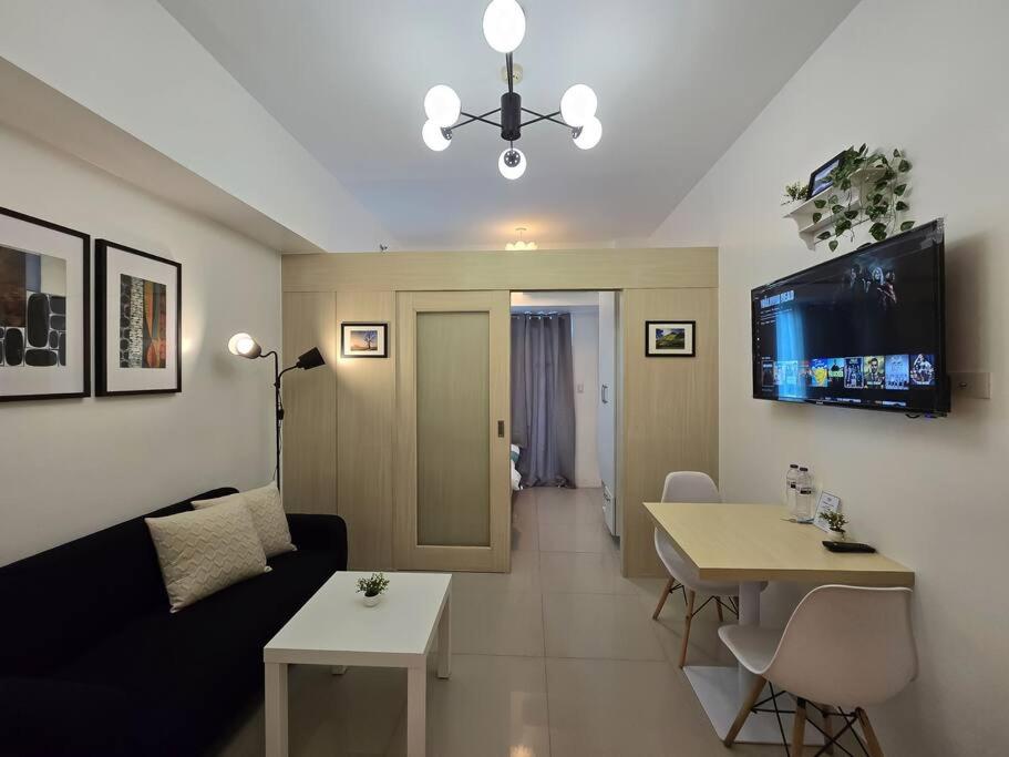 1BR Condotel w Balcony SM Light Residences - LT07