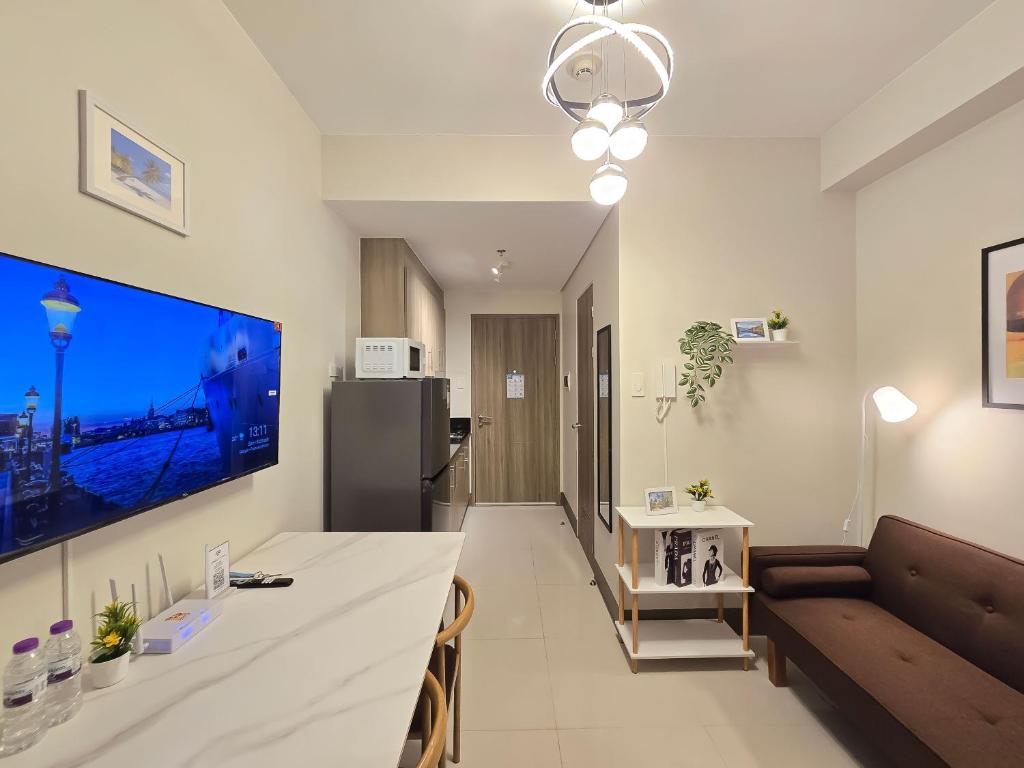 1BR Unit Condotel w Balcony FAME Residences #FM10