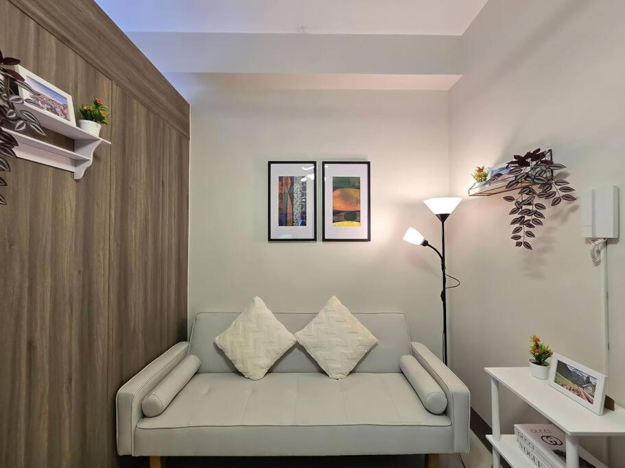 1BR Unit Condotel w Balcony FAME Residences #FM63