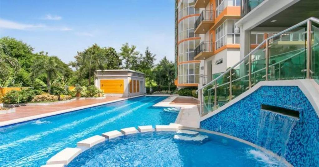 Lancris Residences 2 Bedroom Entire Apartment near Airport with Pool