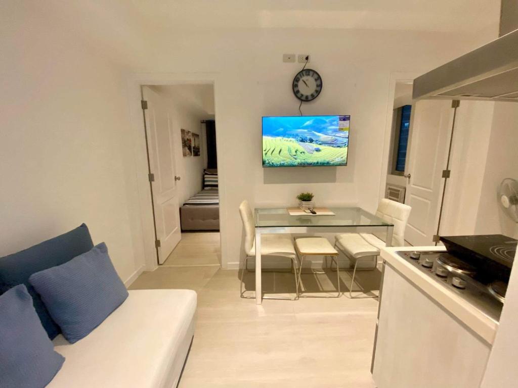 2 bedroom Azure Beachview