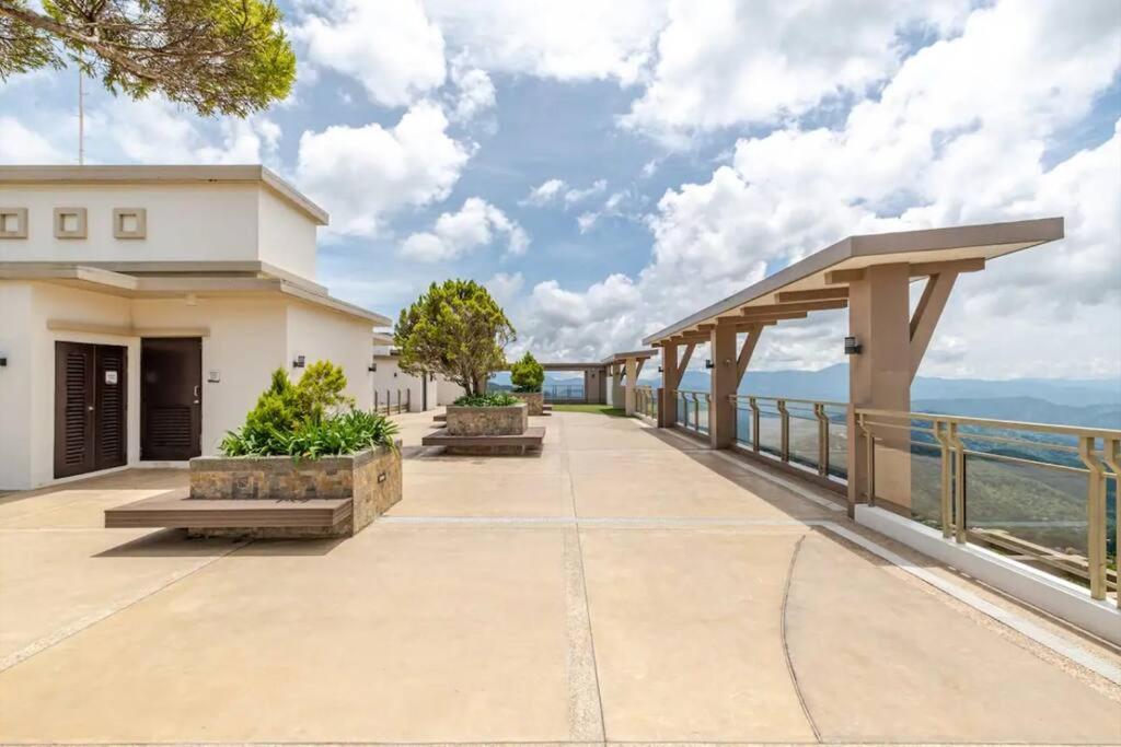 2 BR Condo,2 CR, 2 Balcony Unli Netflix, Disney