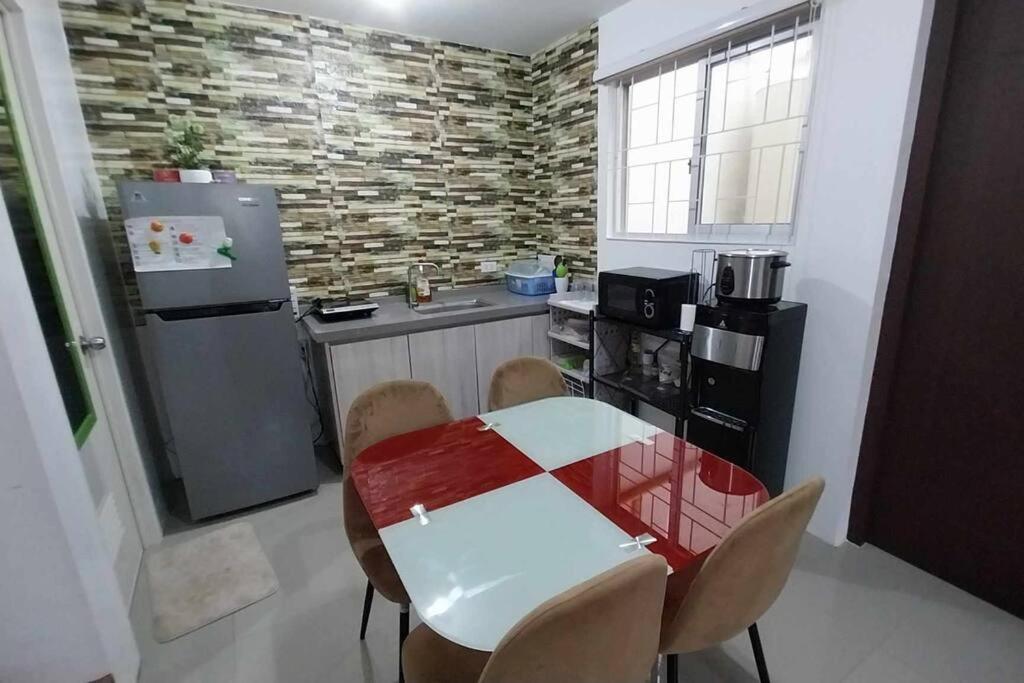 2 Storey House 4 BR Diamond Heights Near Airport