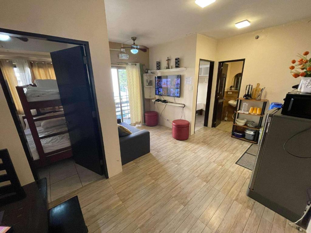 Goshenland Towers Condo 2BR near Session Road SM Burnham