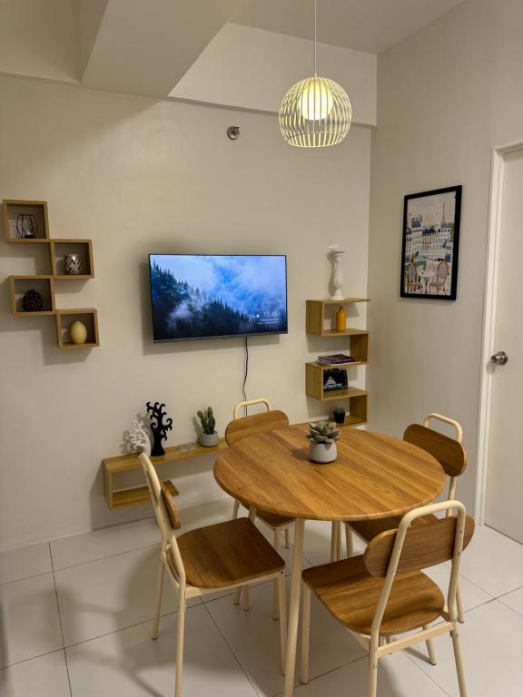 SM Naga City 2BR River view Balcony with Fiber Internet
