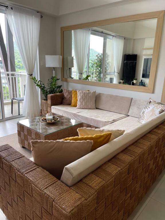 3BD/3BA Penthouse - Tropical Oasis in Pico de Loro