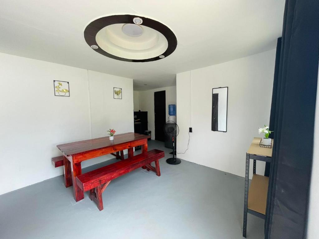 A 2-BR house in General Luna with Fast WiFi