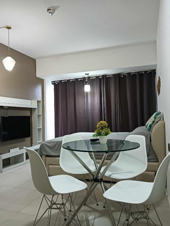 Aeon Towers studio unit