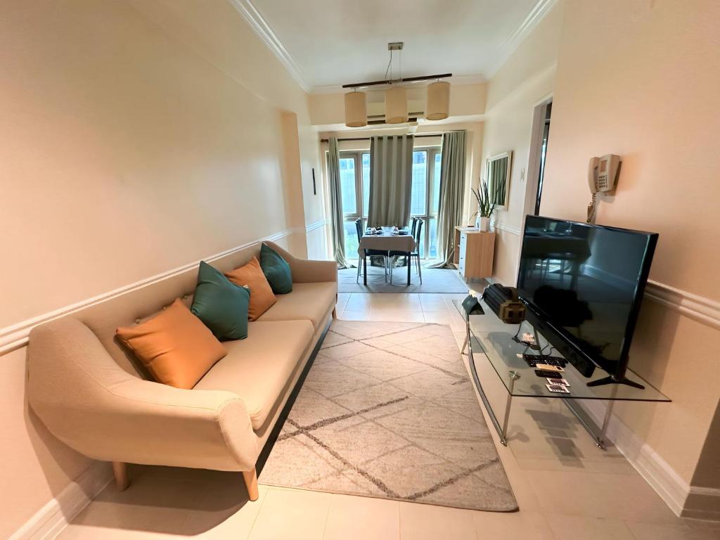 Affordable Staycation Airbnb BGC