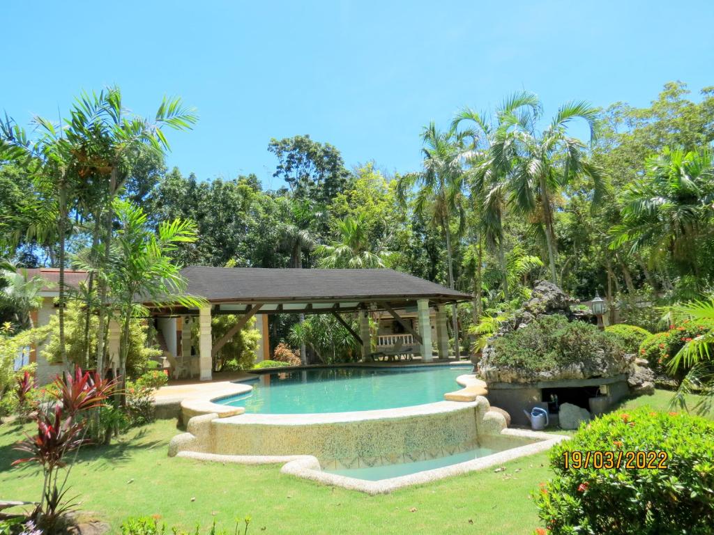 ALONALAND RESORT
