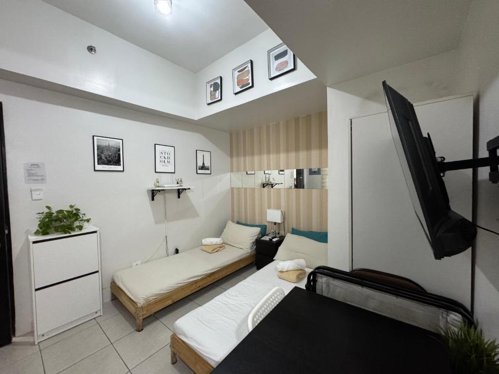 AMA Tower Residences, 8th flr, near DMW and SM Megamall