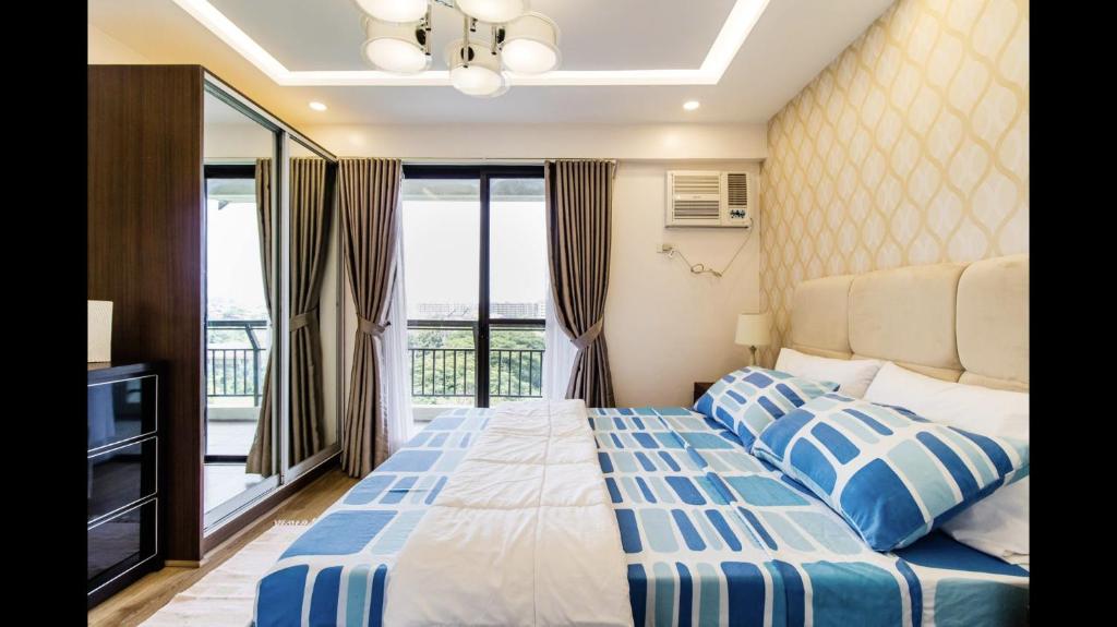 Grand Apartment near BGC