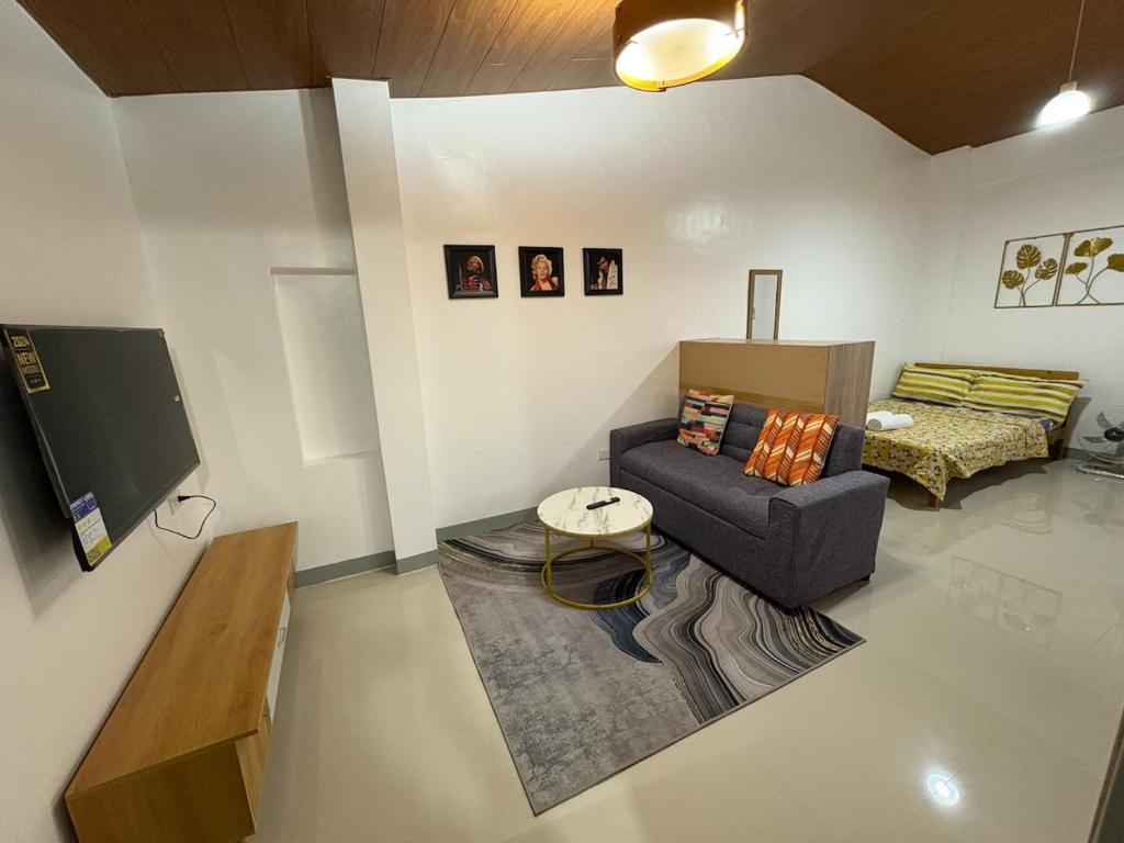 AnnEs Pad, Modern Studio Near Clark Pampanga