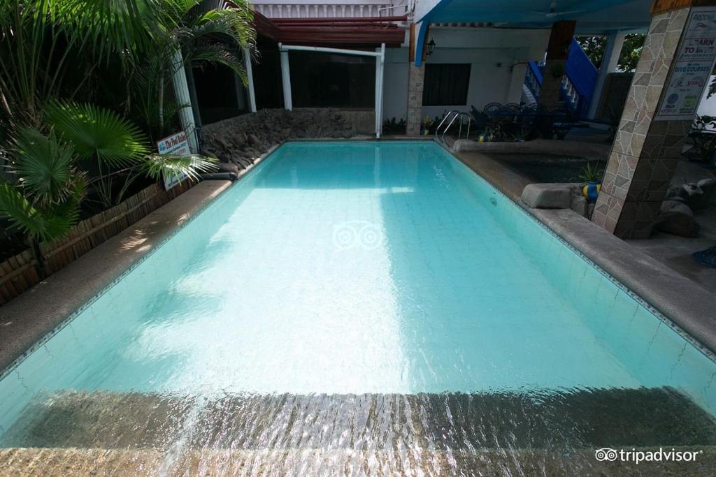 Arizona Beach Resort, Subic Bay, Philippines 2200