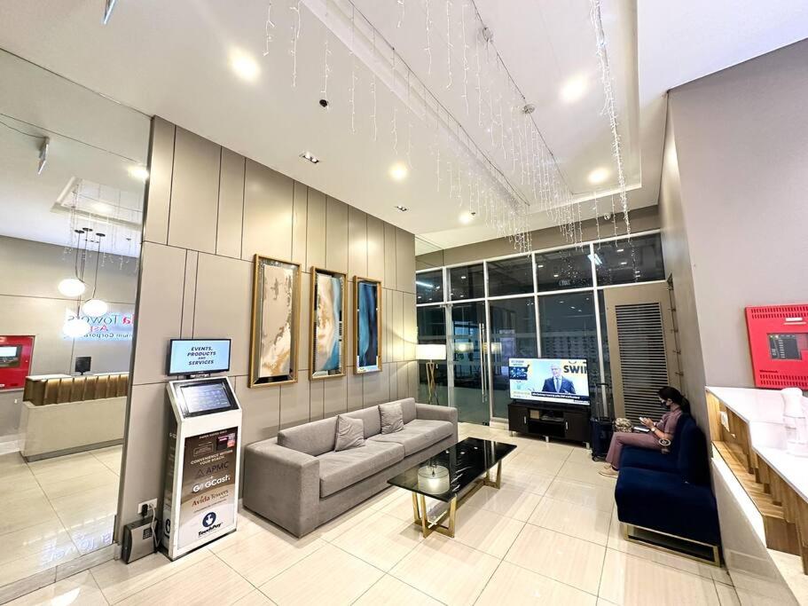 Heart of CDO Cozy Condo Wi-fi Netflix