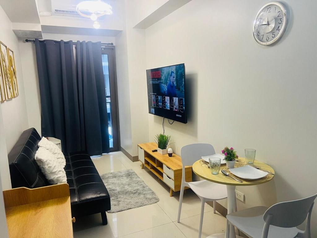 Athena Suite near Mall of Asia
