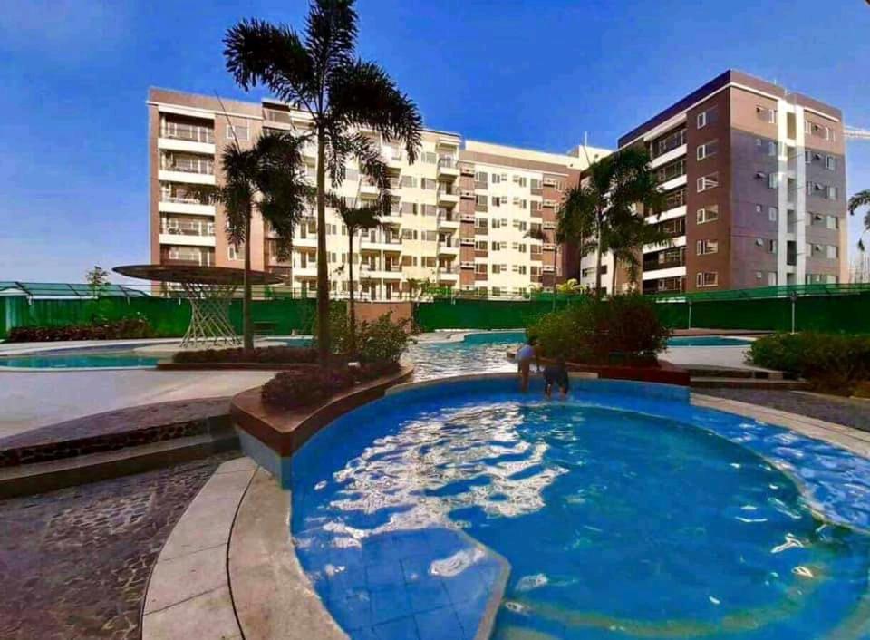 AVIDA ATRIA T2-C short walk mall,esplanade,wifi,netflix,kitchen,pool
