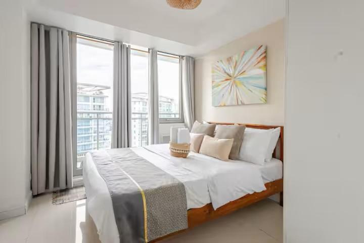 Sabrina's Crib Apartment 2BR by Azure Residences Near Airport