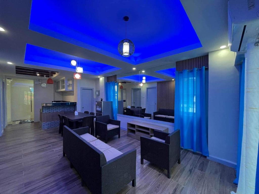 Baron & Pedra's Residence