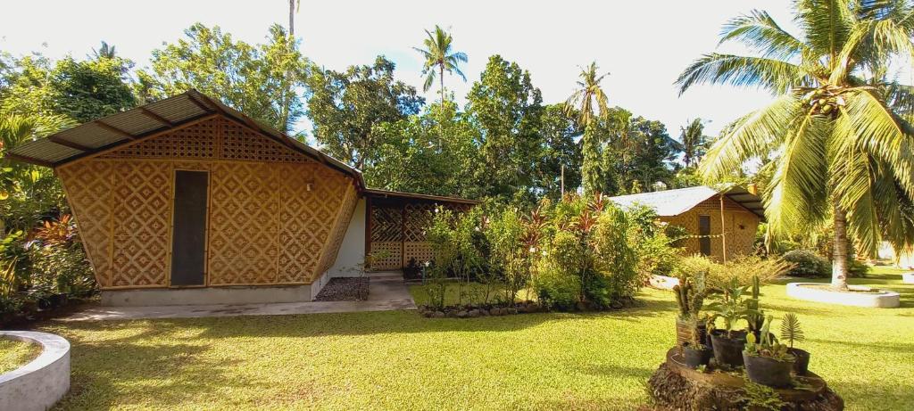 Bat Tree Cottages