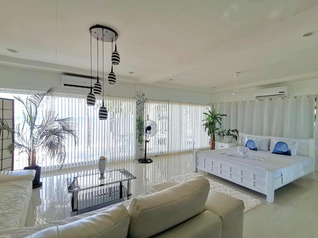 BEACH FRONT WHITE HOUSE VILLA