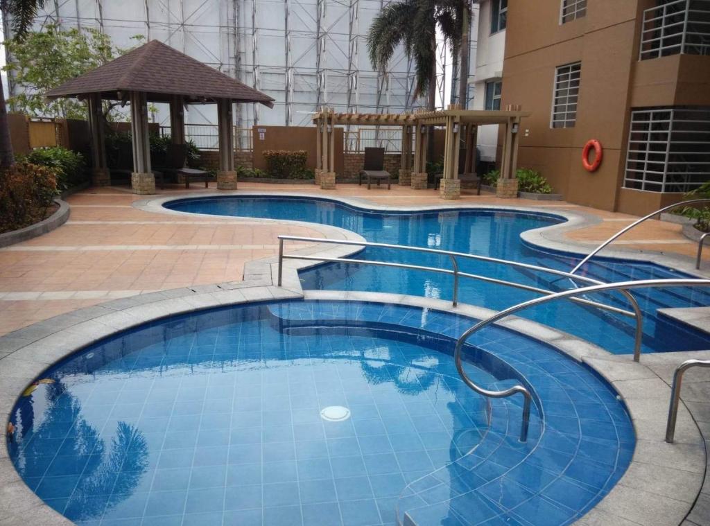 Beautiful 2-Bedroom condo unit at Gateway Garden Ridge