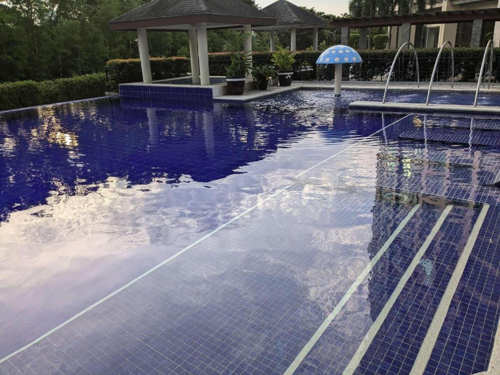 Bellagio One Bedrroom BGC Burgos Circle by Christine Suites PH