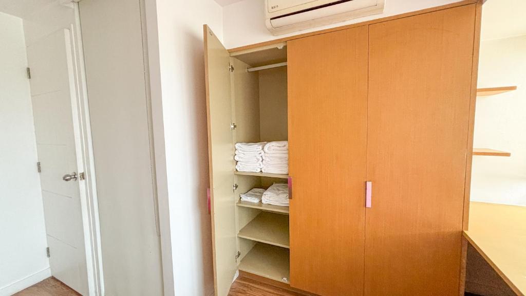 BGC Luxe Interior Suite with Golf Course View