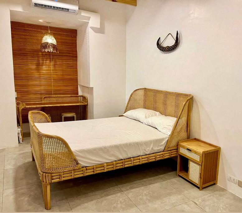 Bohemian Moderns Style Living- Free Pool- Pet Friendly