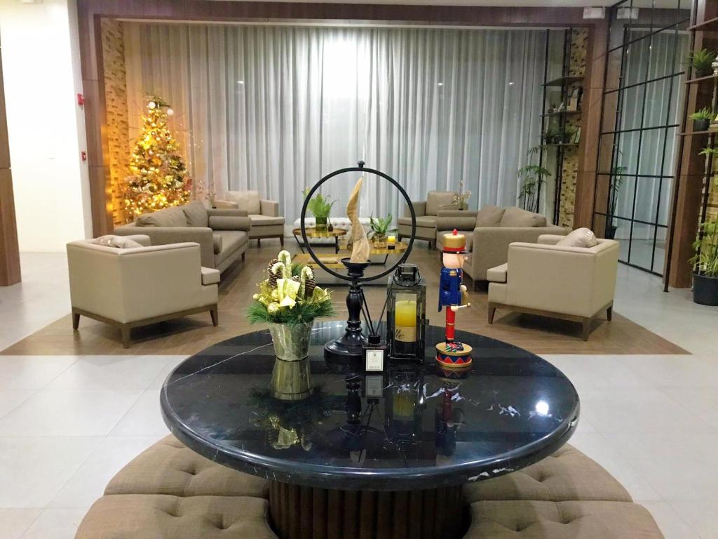 Brenthill Condominium