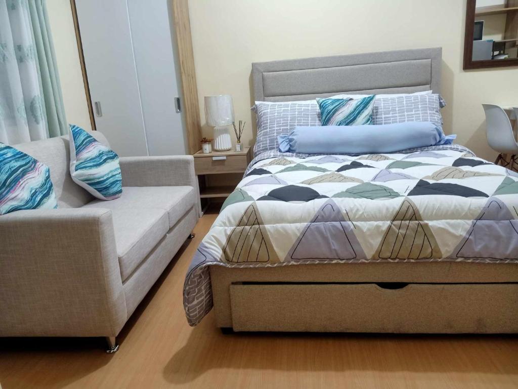 Coho The Hermosa - Staycation Studio Unit and Balcony View with Swimming Pool and Open Court access