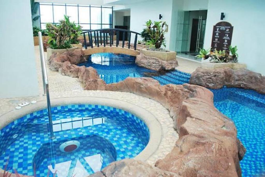 Spacious 1BR steps to Megamall Ortigas City View