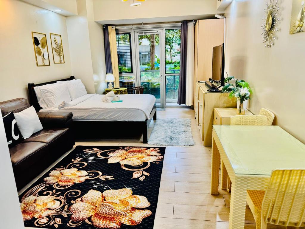 Budget Stay in 81 Newport Near Naia Terminal C5-2i