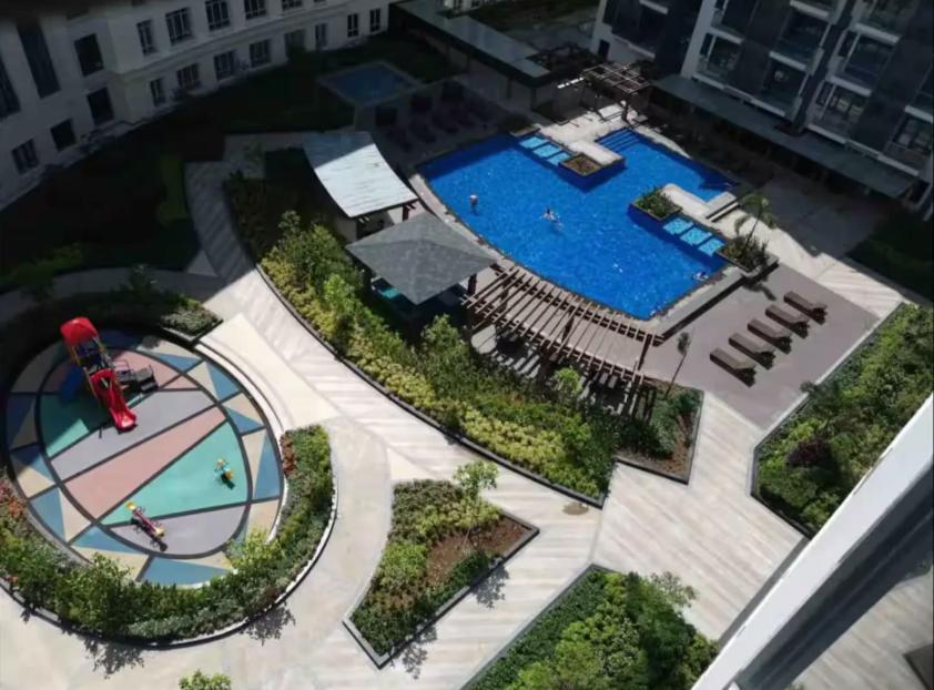 C12F JRM Staycation Naia T3 Near Airport With Parking