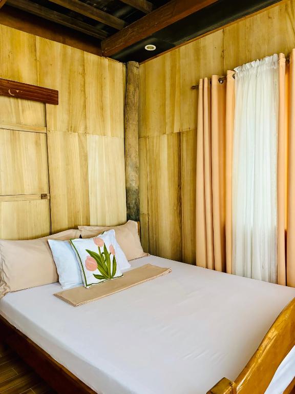 Beachfront Cabin in Lobo