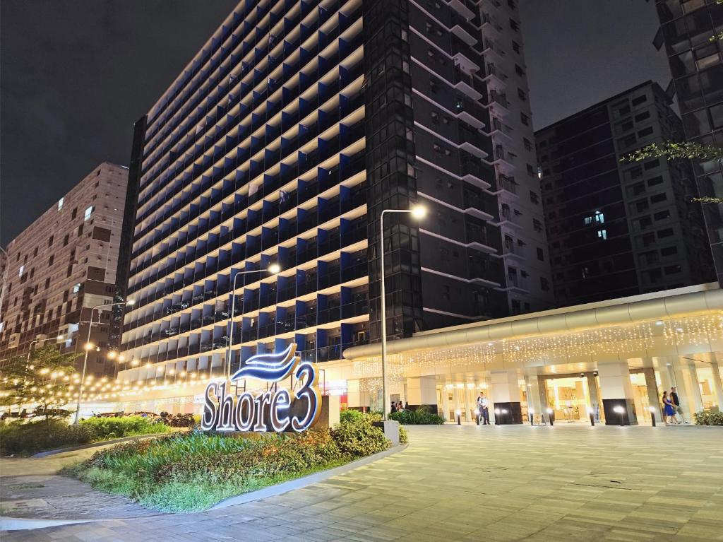 Callie's Cozy Home at Shore 3 Mall of Asia