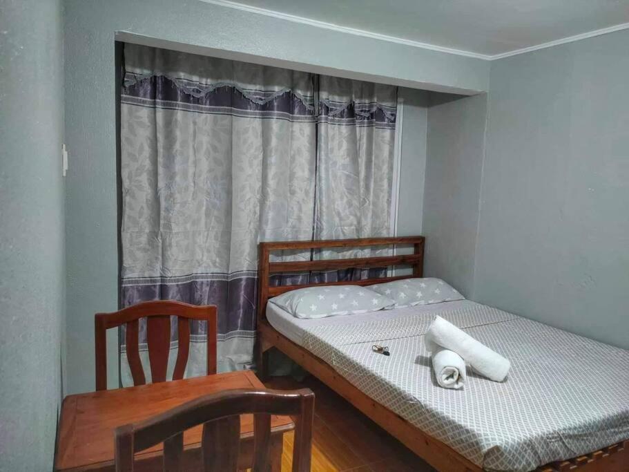 Cardo's Front Beach Room