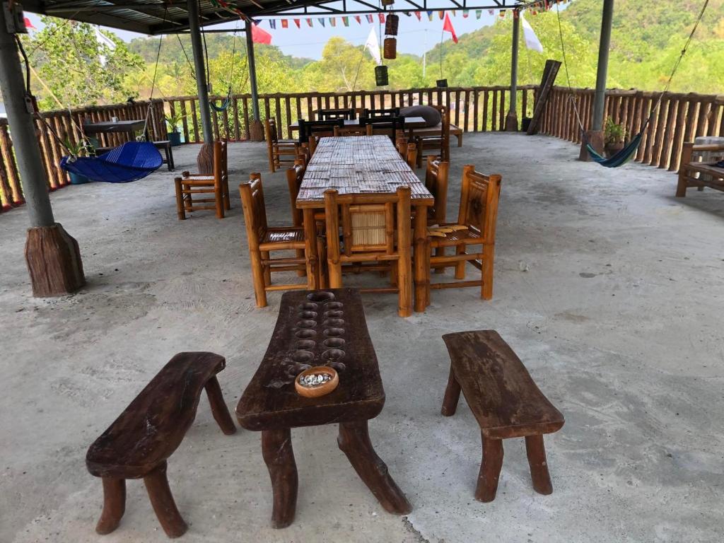CASA BOLO IN ALAMINOS with HIDDEN WHITE BEACH near 100 Islands