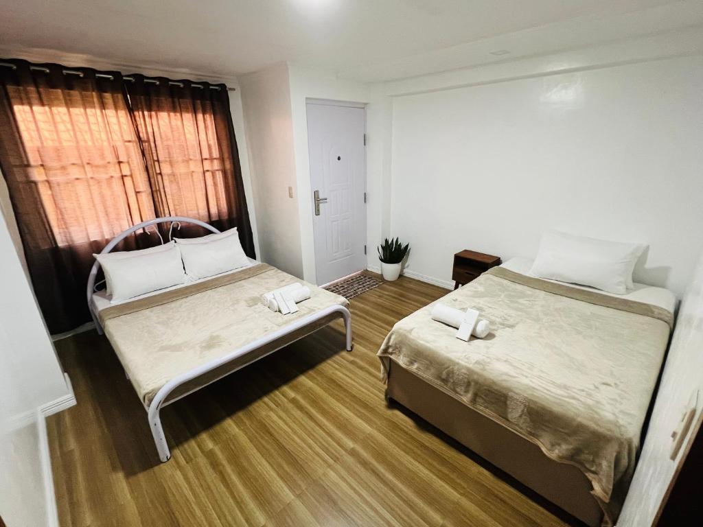 Casa Strata 2 BR 2 Baths whole house with roofdeck