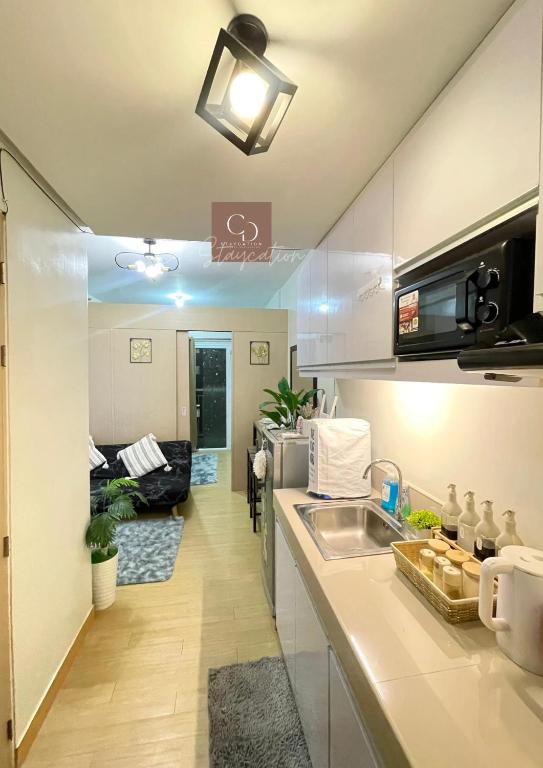 CD Staycation - Unit 2 at Trees Residences