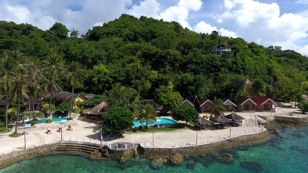 Cebu Club Fort Med Resort