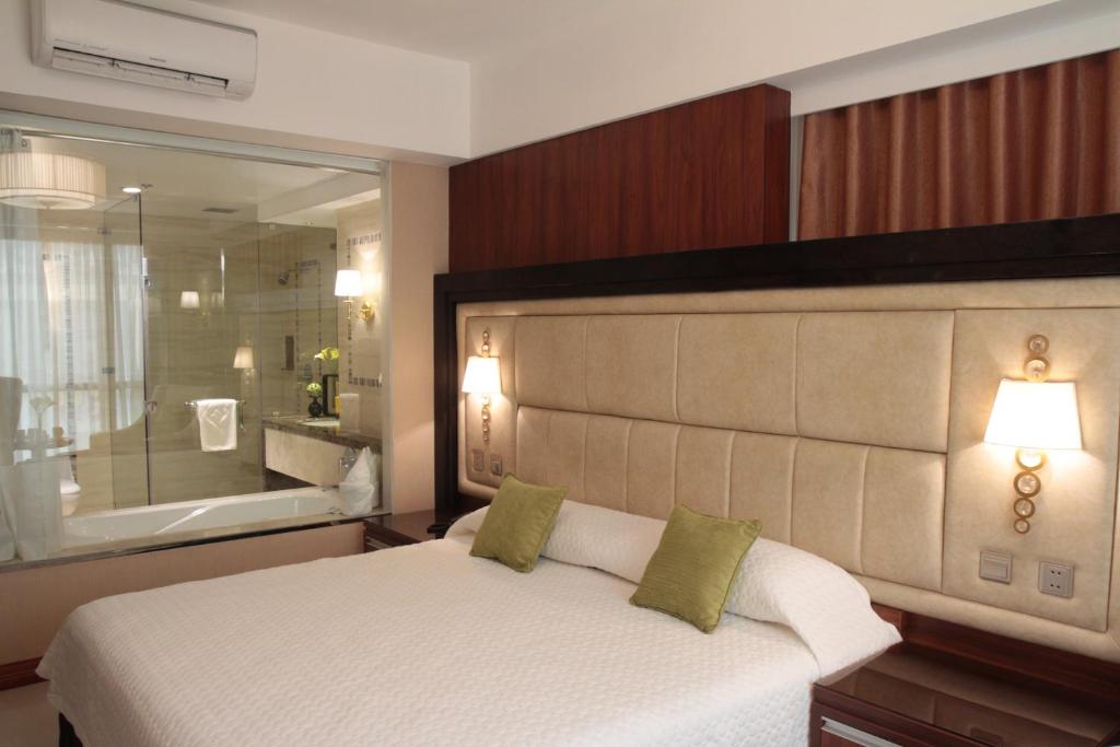 Central Park Tower Resort