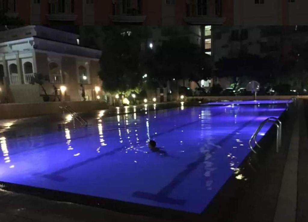 CHATEAU ELYSEE A13 Near Resto And Sm Mall/Airport