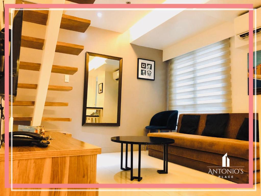Classy Smart Designed 2BR Loft Unit FREE WIFI & NETFLIX at Fort Victoria BGC
