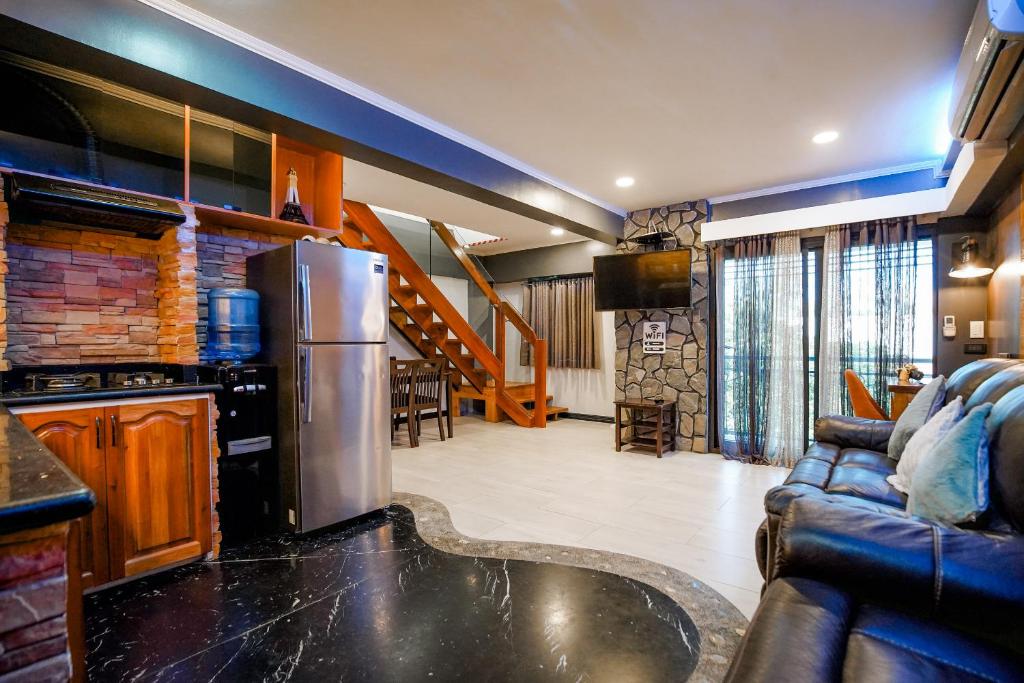 CLOCKWORKORANGE Luxury Suites 4-Minutes Away To Airport